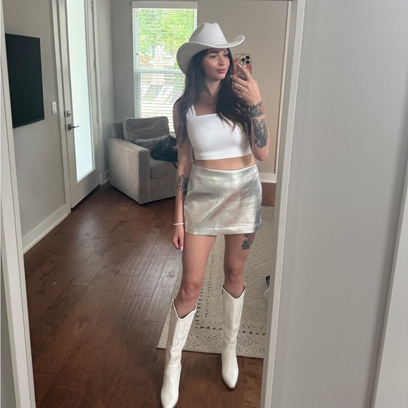 Meet your Posher, Kalynn - Picture 2 of 2